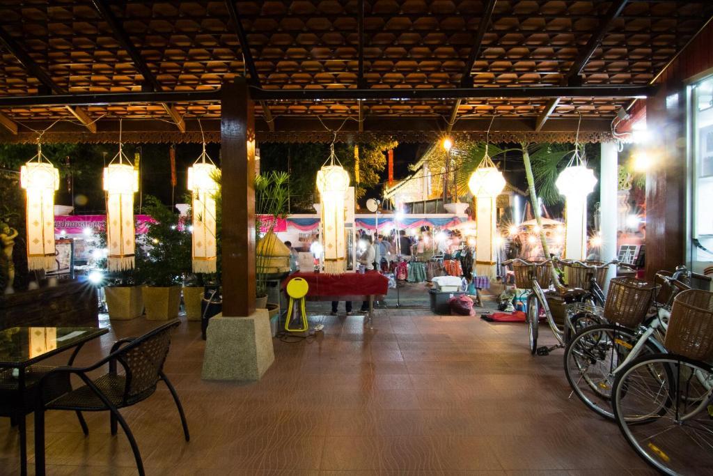 Phoothawee House Hotel Chiang Mai Luaran gambar