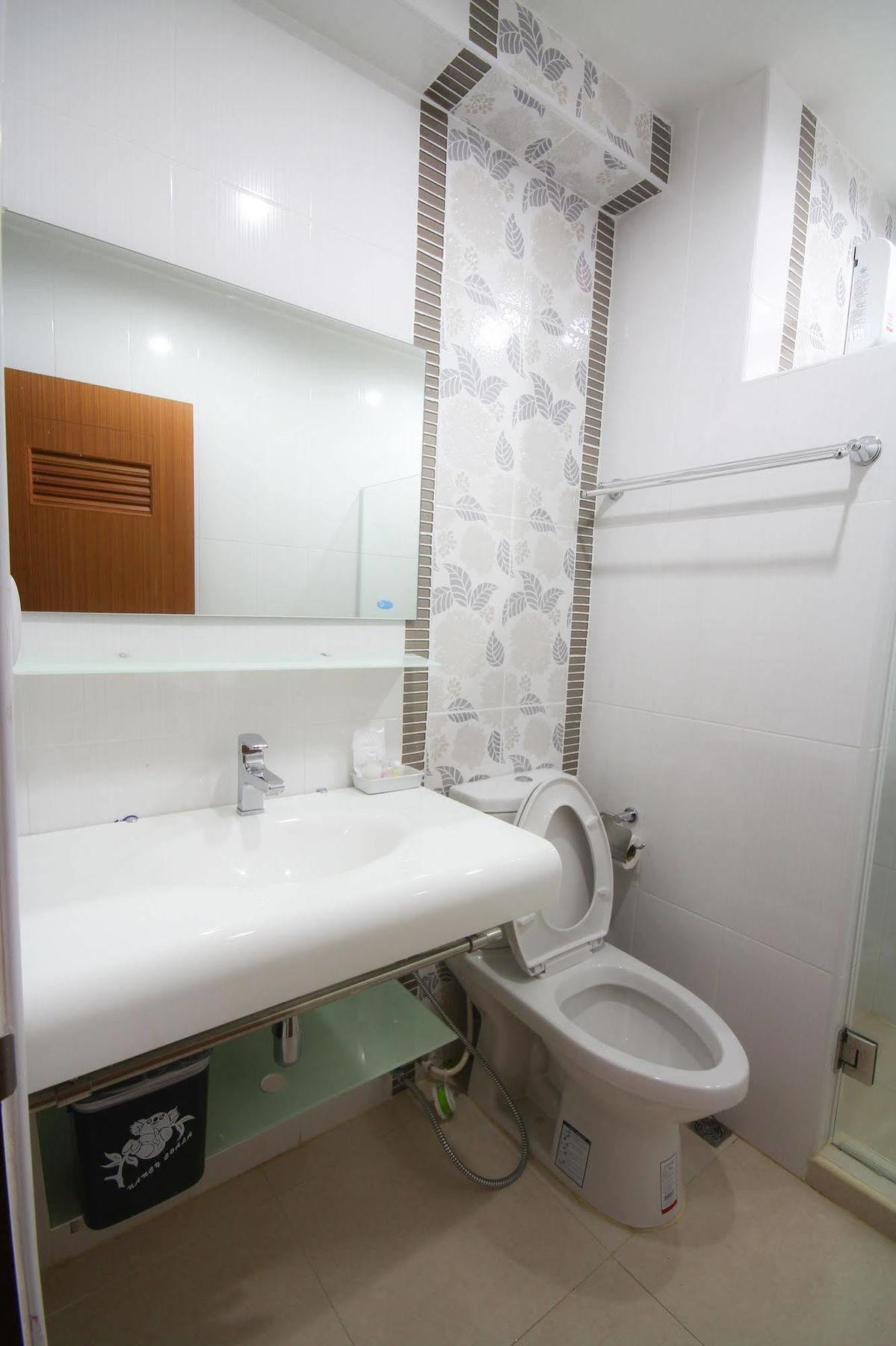 Phoothawee House Hotel Chiang Mai Luaran gambar