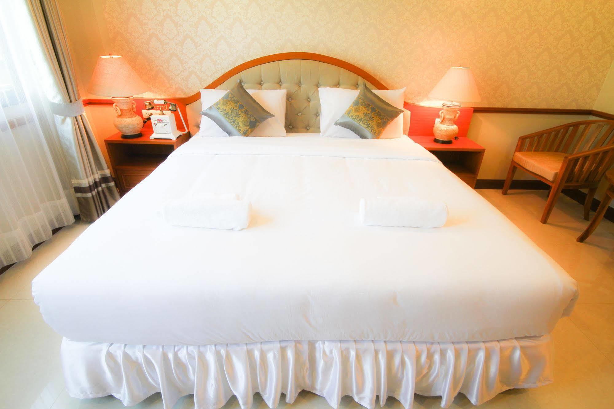 Phoothawee House Hotel Chiang Mai Luaran gambar