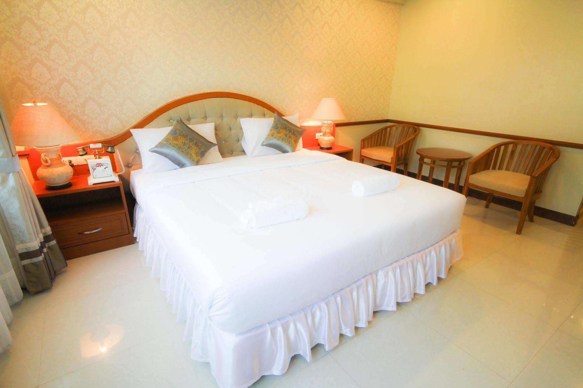 Phoothawee House Hotel Chiang Mai Luaran gambar